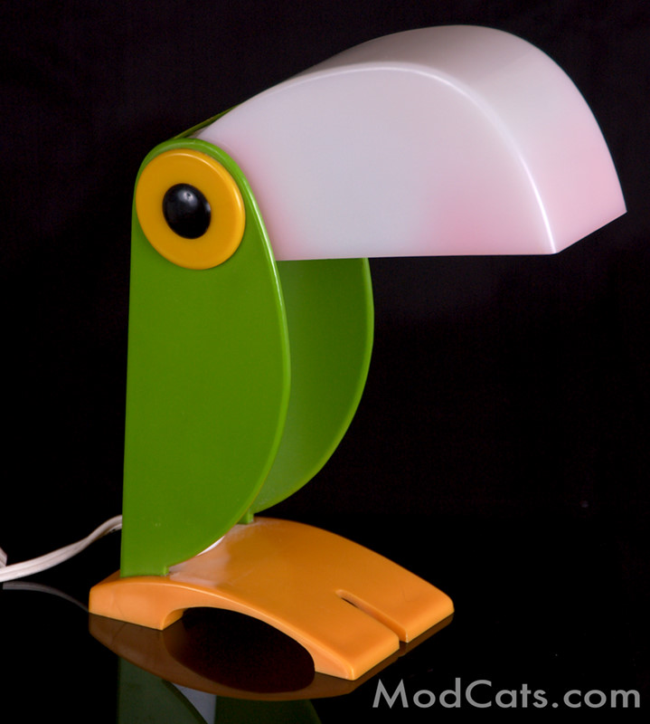 Toucan Lamp 4